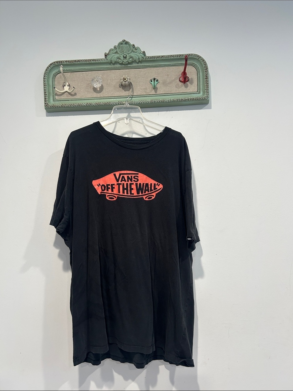 Vans 2019 Black short sleeve graphic Tee Orange-Red 'Off The Wall' Logo medium